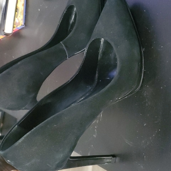 Black suede like Aldo heels - Picture 2 of 5